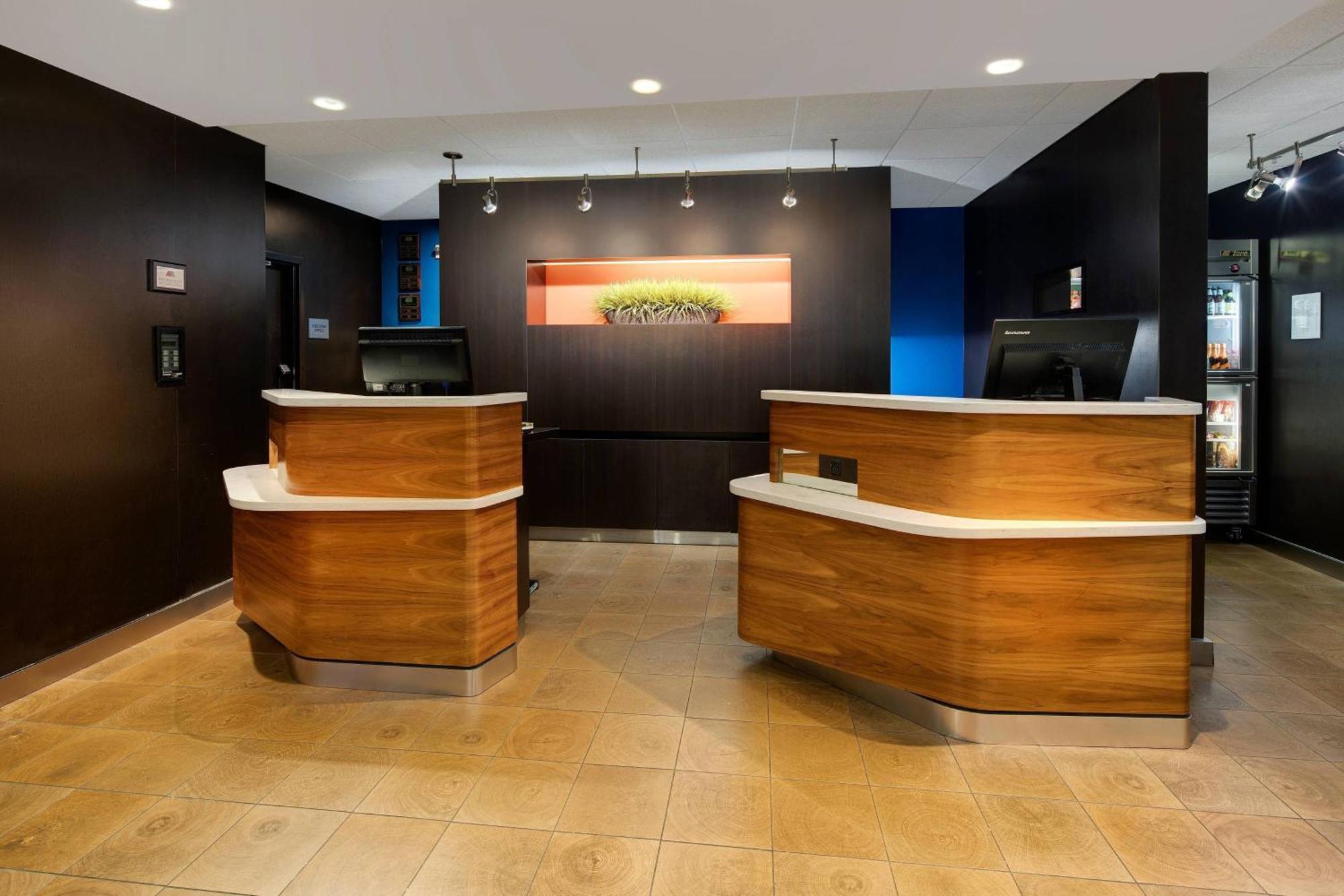 Courtyard Dallas Addison Midway Exterior foto